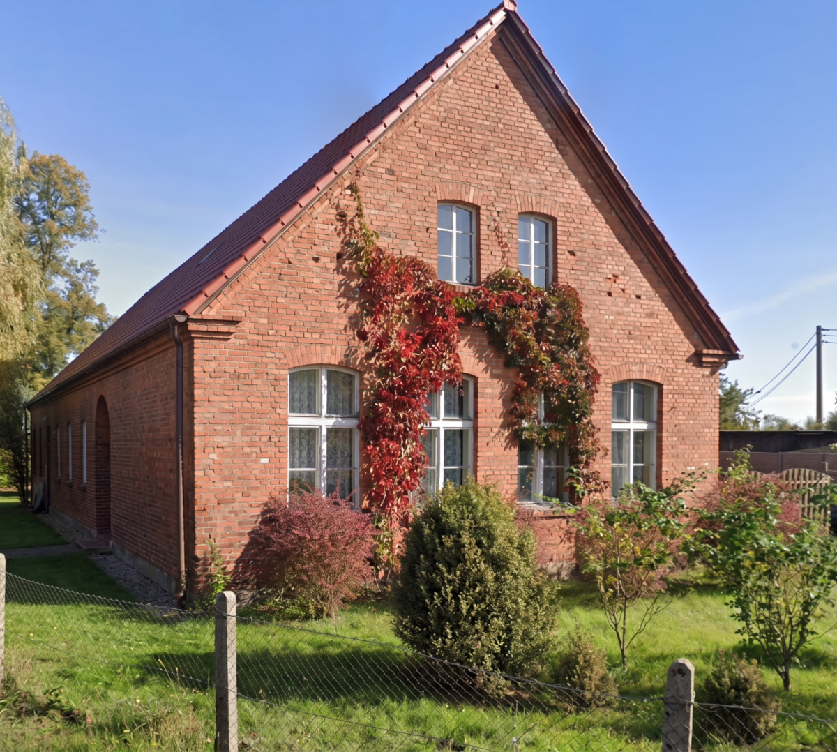 Szkoła w Piaseczniku – budynek szkoły archiwalny